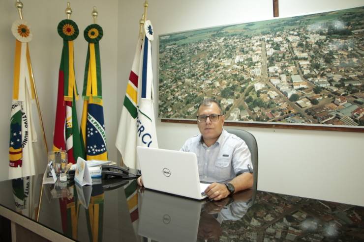 VÍDEO - Vereador Antonio de Oliveira questiona protocolo que não permite empresas trabalharem no RS
